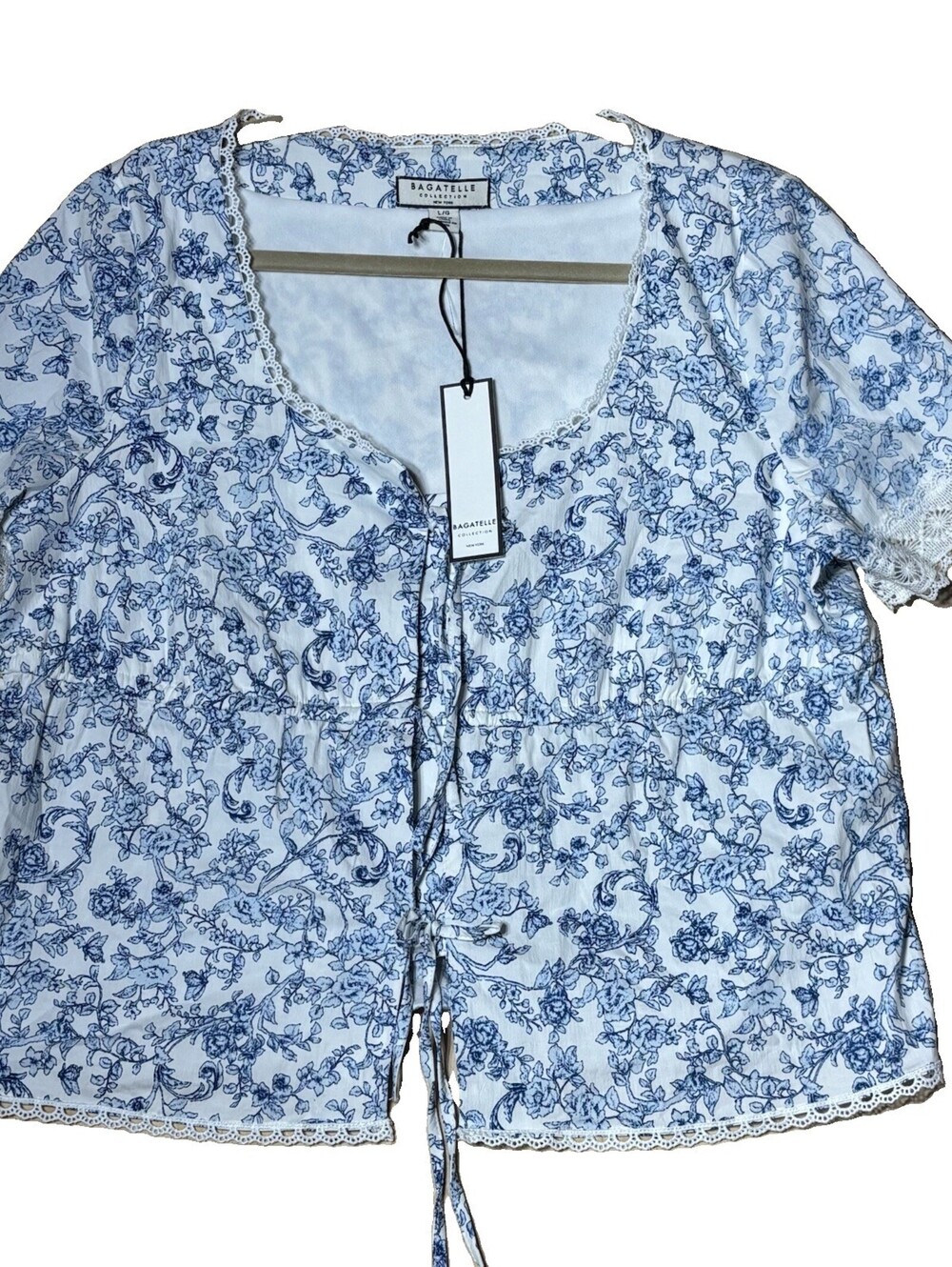 Bagatelle Collection Blue White Floral Lace Trim Tie Front Blouse Top Large NEW